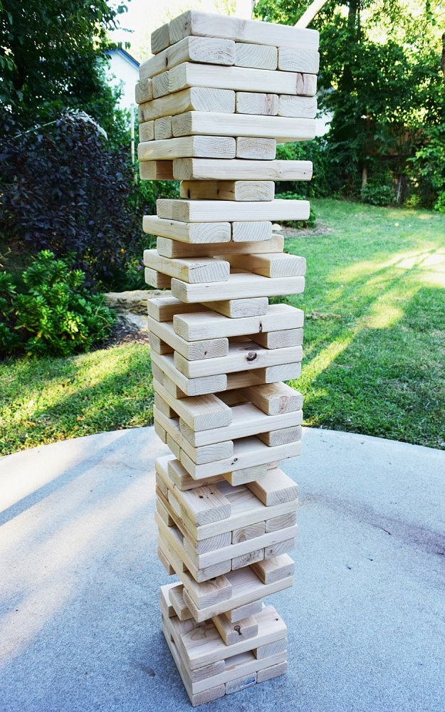 Noleggio Jenga gigante a Milano
